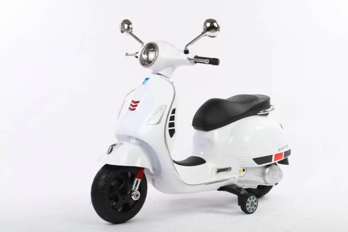 Vespa Ride On bike 12v - Image 3