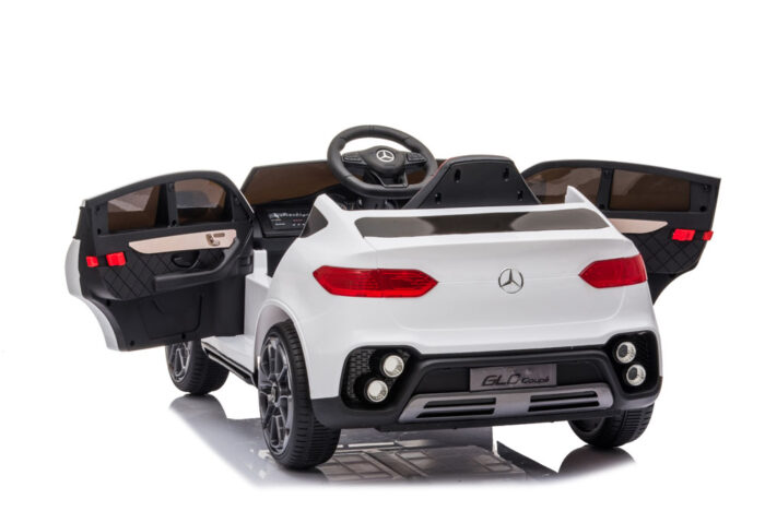 Mercedes-Benz Concept GLC Coupe WHITE/BLACK - Image 2
