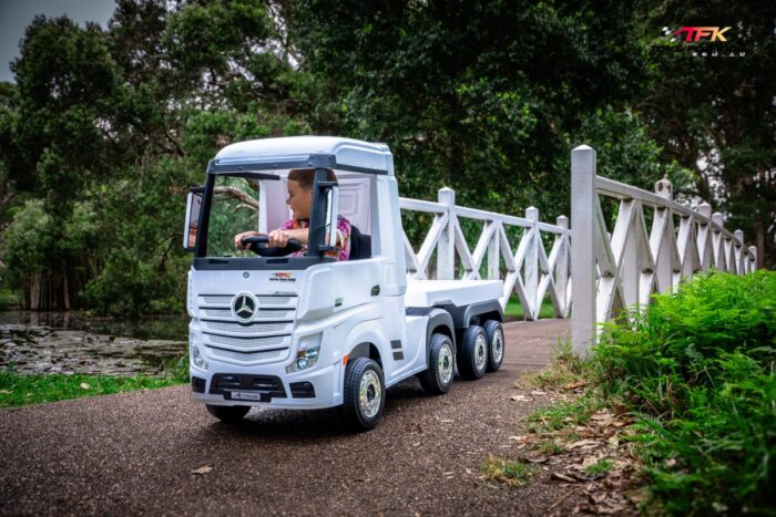 Mercedes Ride on Truck - Image 6